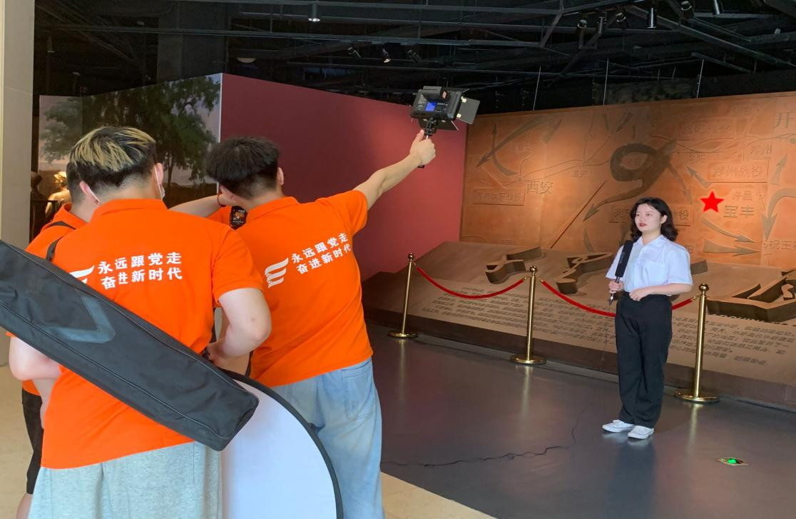 拍摄微视频讲述红色故事