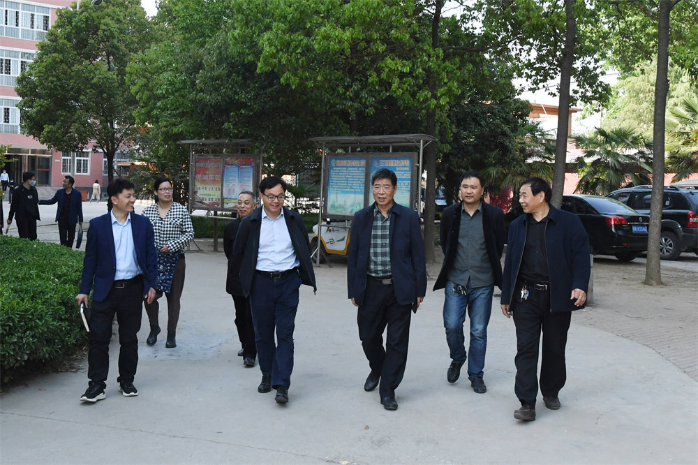 5E121AE4F0E9A806BD0D37DA453_647E9FAE_1E1116