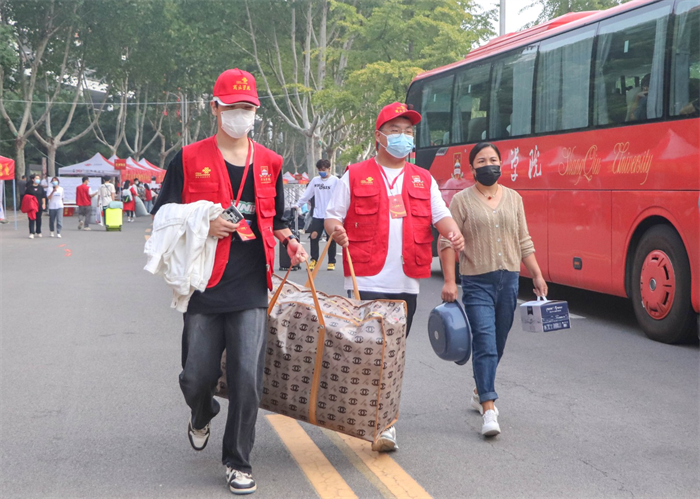 商丘学院:九月校园绽芳华,志愿领航迎新生7
