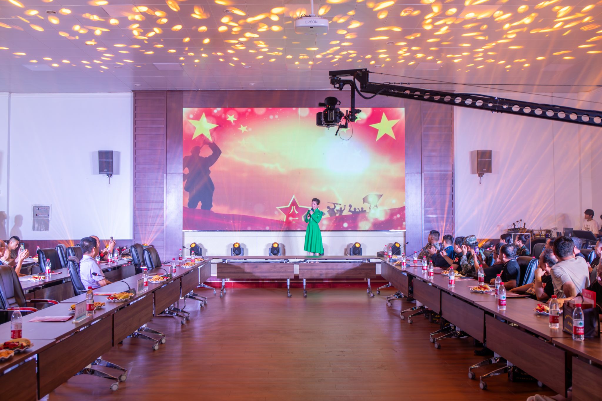 我校举行第一届退役军人师生庆“八一”联谊会2