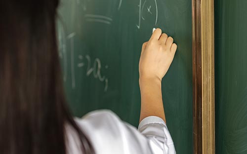 初中学历参加自考容易通过吗? 初中学历参加自考容易通过吗?