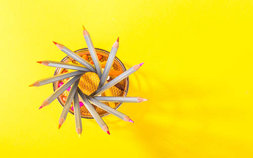 成人高考什么时候交学费？