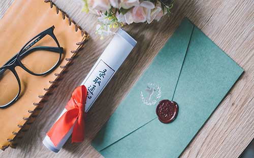 为什么许多人选择报考成人高考的人越来越多？