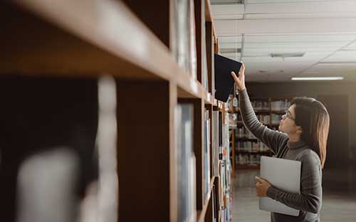 成人高考录取前就交学费嘛？学费是一次交清吗？