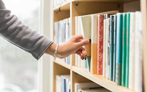 成考本科学位证好拿吗？学历有用吗？