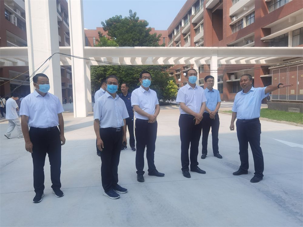 党委书记冯慰冬带队赴济源职业技术学院考察调研2