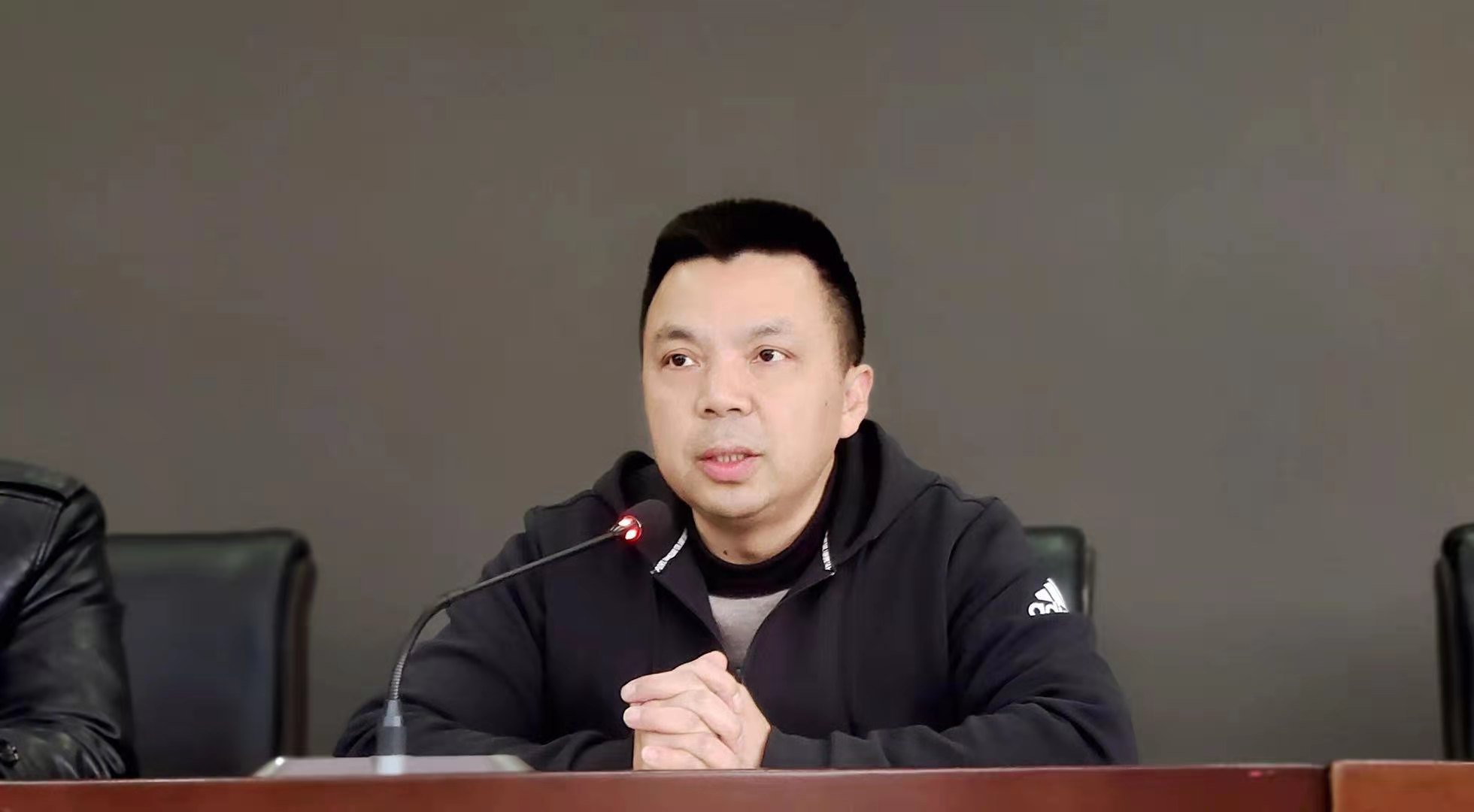 校长李健均进行会议总结