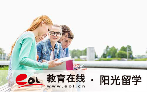 服装设计留学本科作品集的要求是什么 服装设计留学本科作品集的要求是什么